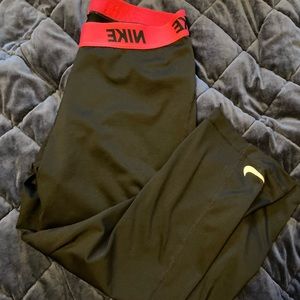 Nike pro Capri leggings with pink waist band